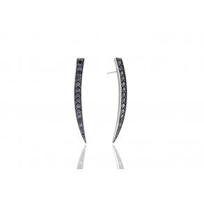 Sif Jakobs reringe Pila Grande med sorte zirkoner